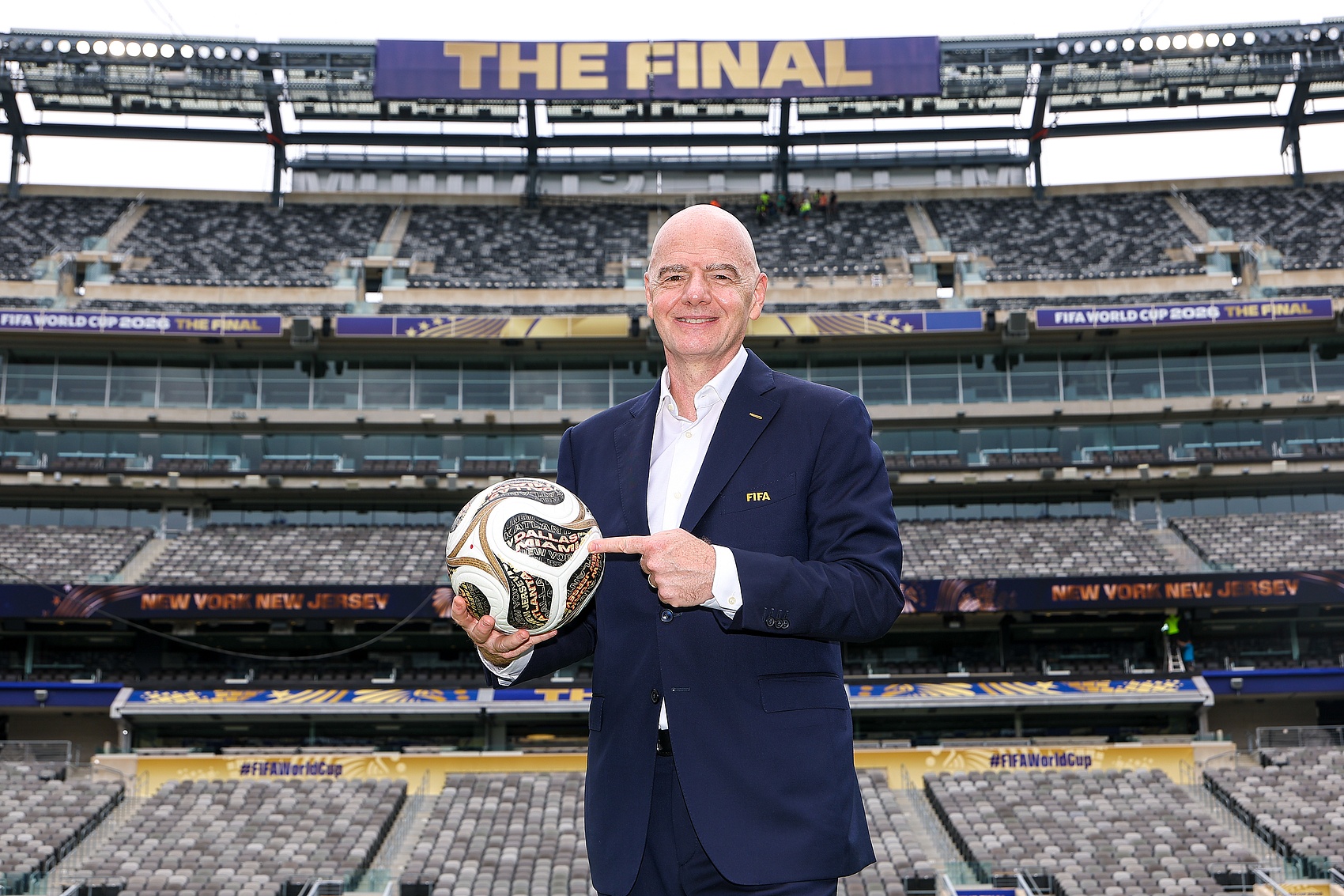FIFA成立商业子公司遭欧足联炮轰;皇马热身赛大胜,转会市场暗流涌动 FIFA成立商业子公司遭欧足联炮轰;皇马热身赛大胜,转会市场暗流涌动