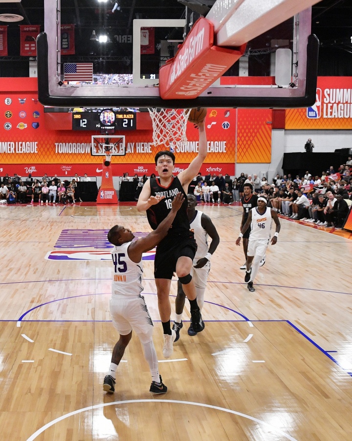 杨瀚森：在CBA如果有苦战赛前会喝咖啡 在NBA不喝 现在喝了会手抖