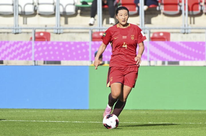 兄妹三人都踢球！哥哥、弟弟谈黄嘉欣：攻防两端都有不错的发挥