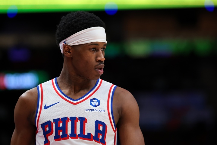 VJ：杰伦·布朗不接我电话 建聊天群组是我的想法但我没老詹号码